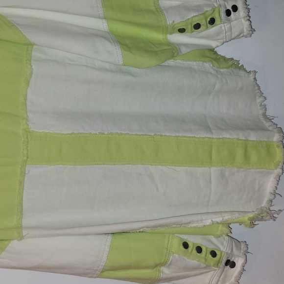 Women's New without tags POL light weight jean jacket. Sz small oversized. Nwots - Picture 6 of 9